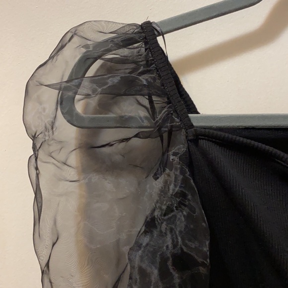 NWOT Black Blouse Front-Clasp Dramatic Arms - Picture 2 of 2